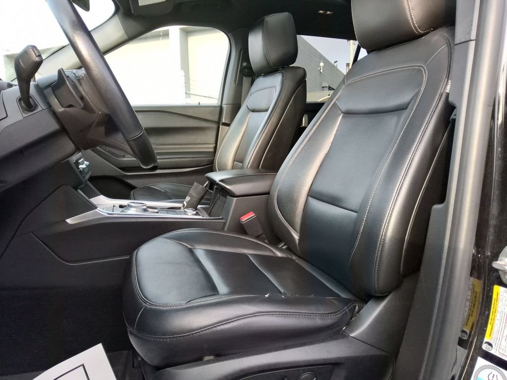 Used 2020 Ford Explorer XLT w/ Equipment Group 202A AWD/4WD image 12