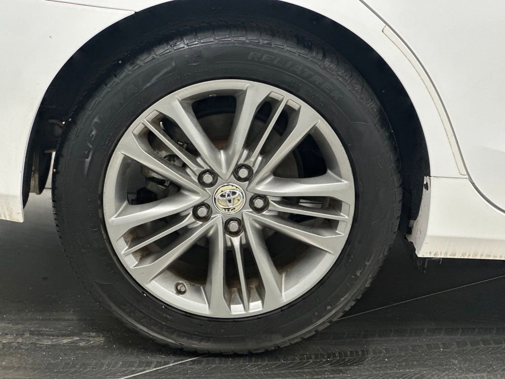 Used 2016 Toyota Camry SE image 20