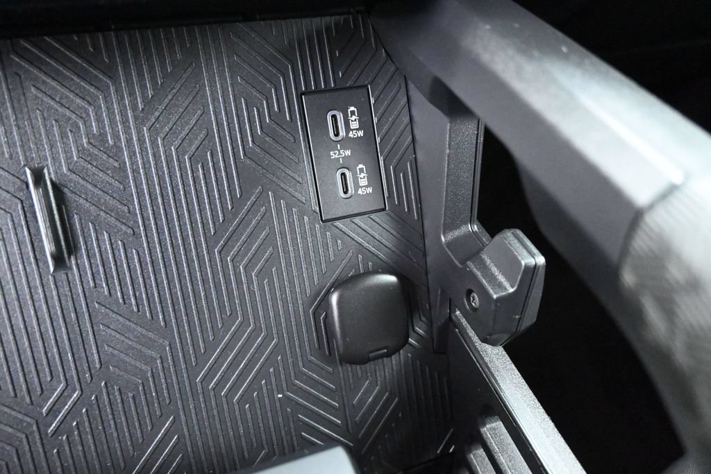 Used 2024 Toyota Tacoma SR5 AWD/4WD image 13