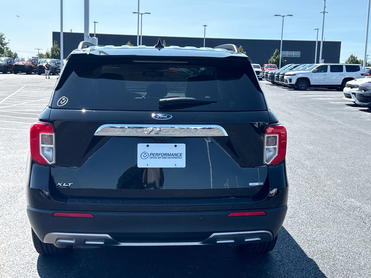 Used 2020 Ford Explorer XLT w/ Equipment Group 202A AWD/4WD image 4