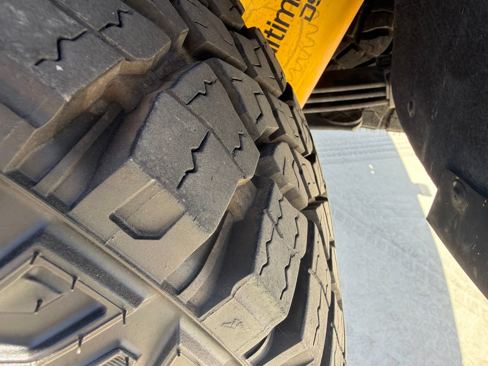 Used 2024 Chevrolet Colorado ZR2 w/ Technology Package AWD/4WD image 42