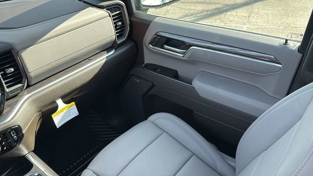New 2026 Chevrolet Silverado 1500 LTZ w/ LTZ Premium Package AWD/4WD image 8