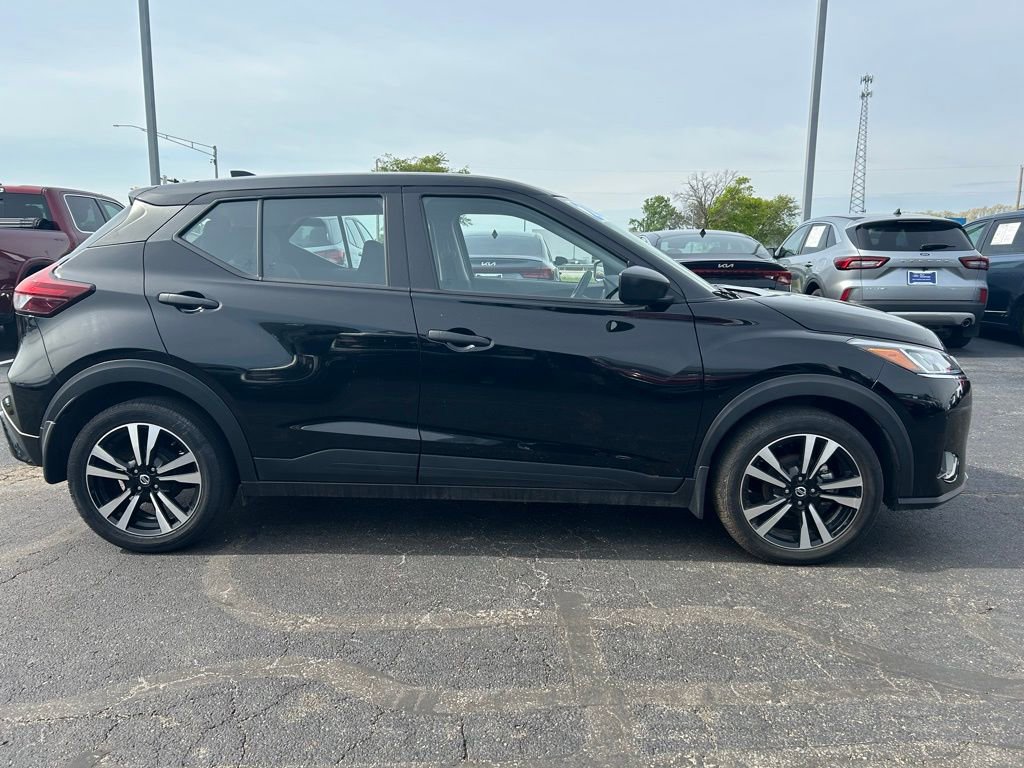 Used 2024 Nissan Kicks S FWD image 9