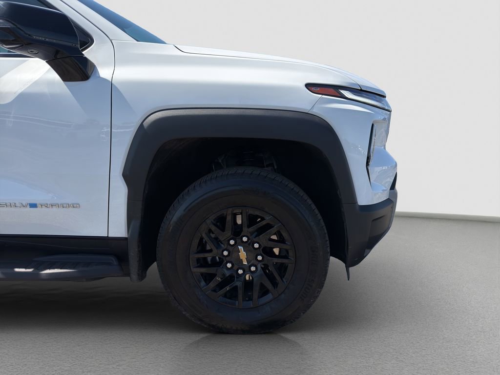 Used 2025 Chevrolet Silverado EV LT image 23