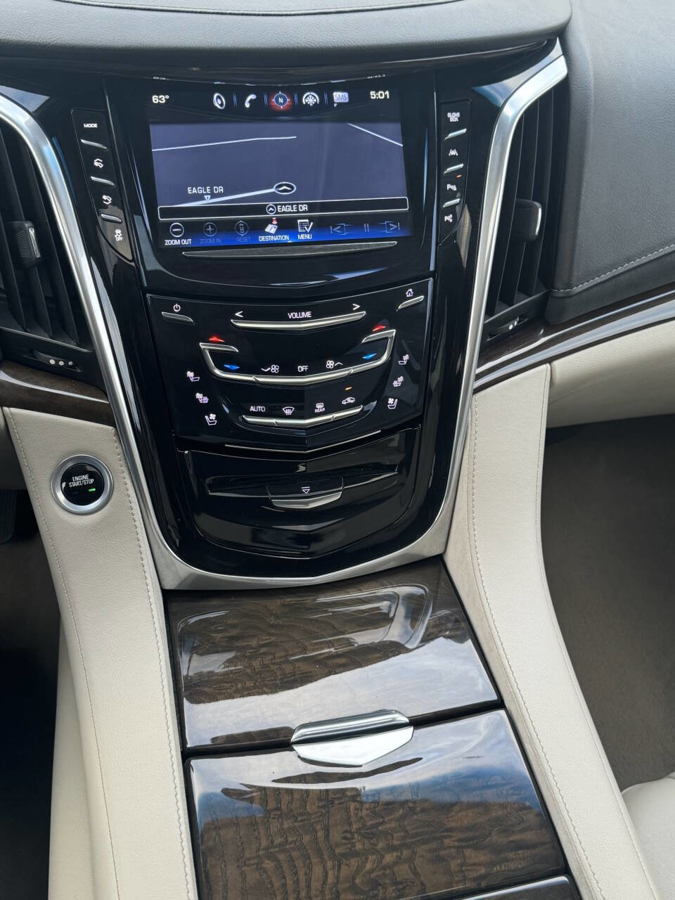 Used 2018 Cadillac Escalade Luxury image 25