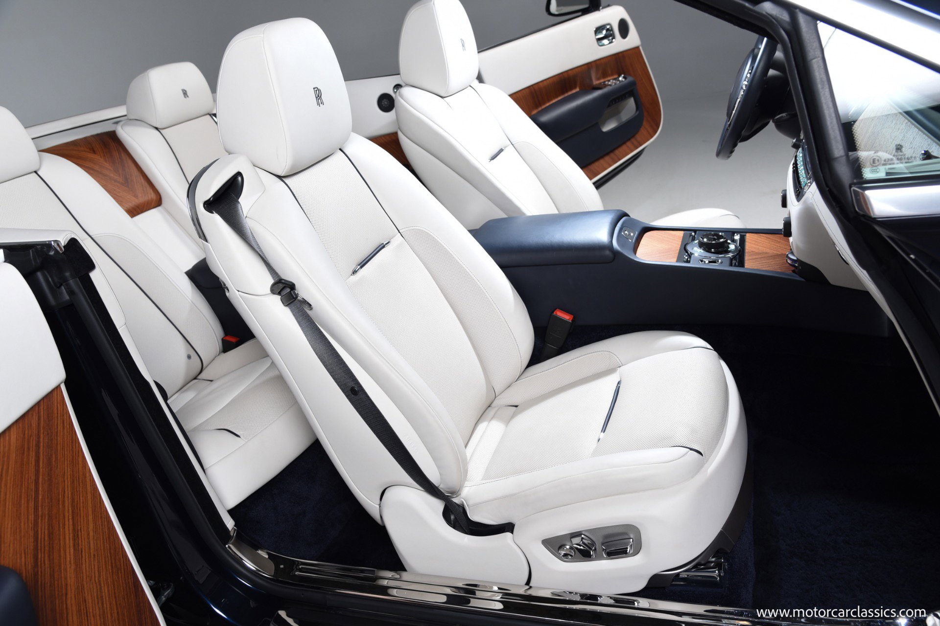 Used 2016 Rolls-Royce Dawn image 30