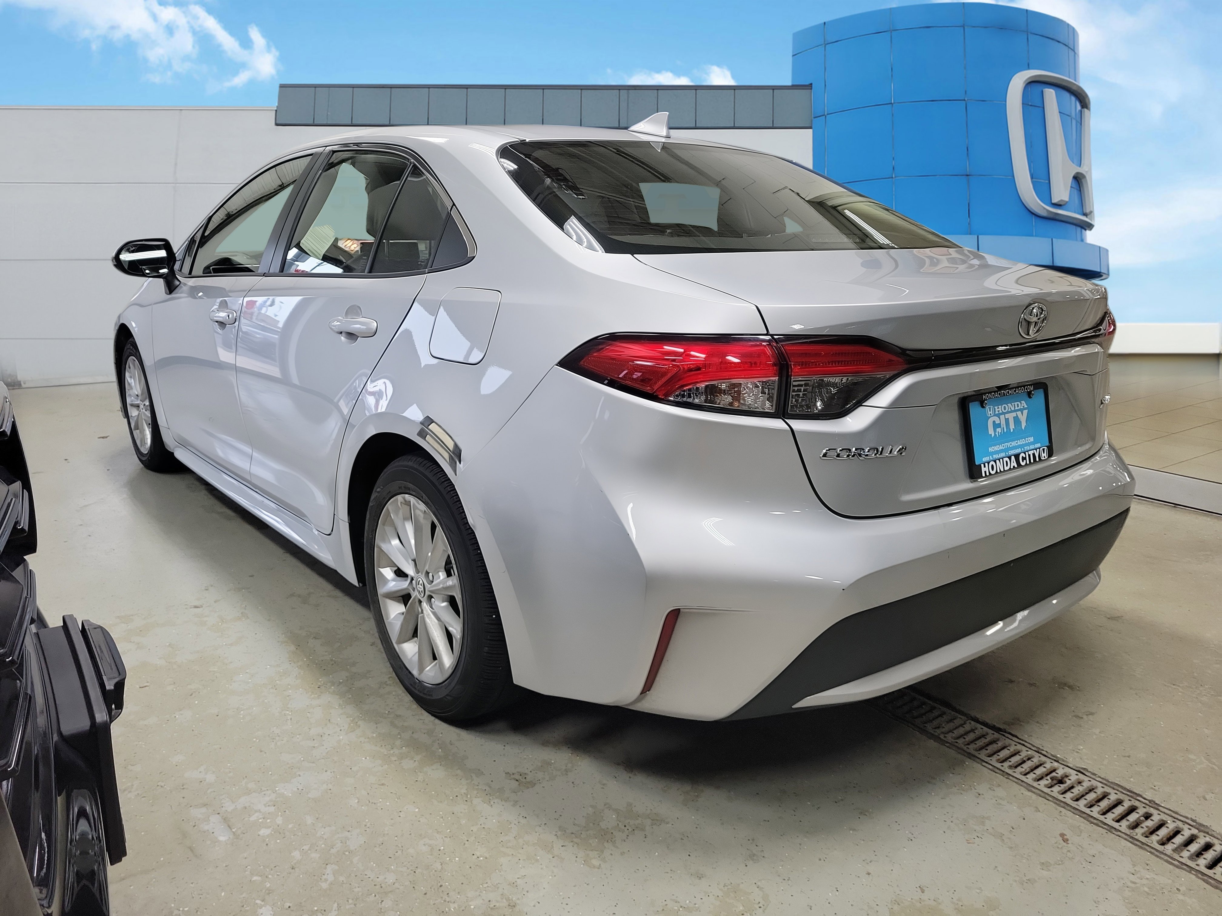Used 2020 Toyota Corolla XLE image 4