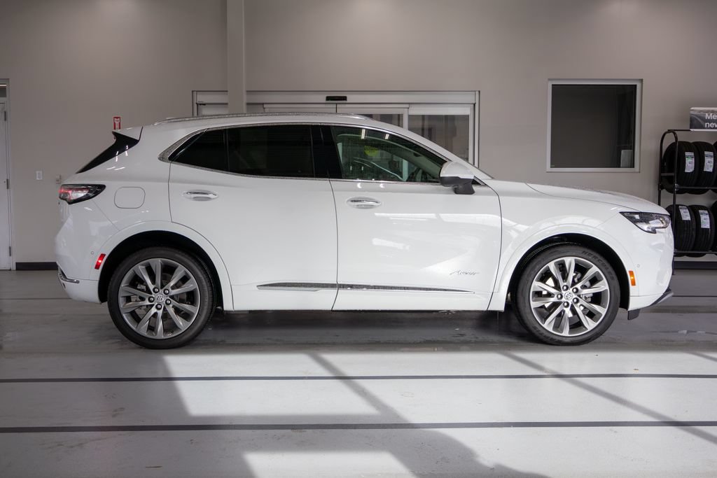 Used 2022 Buick Envision Avenir w/ Technology Package II FWD image 6