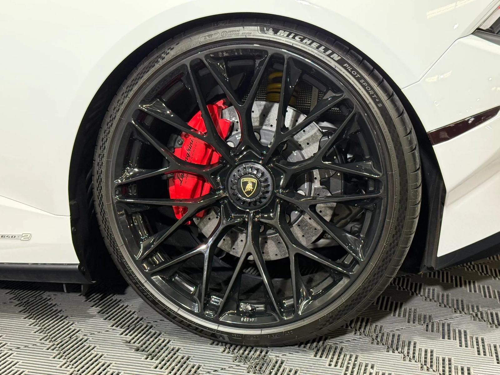 Used 2023 Lamborghini Huracan Tecnica RWD image 15