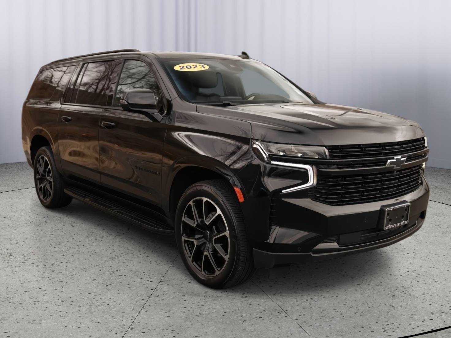 Used 2023 Chevrolet Suburban RST w/ Luxury Package AWD/4WD image 1