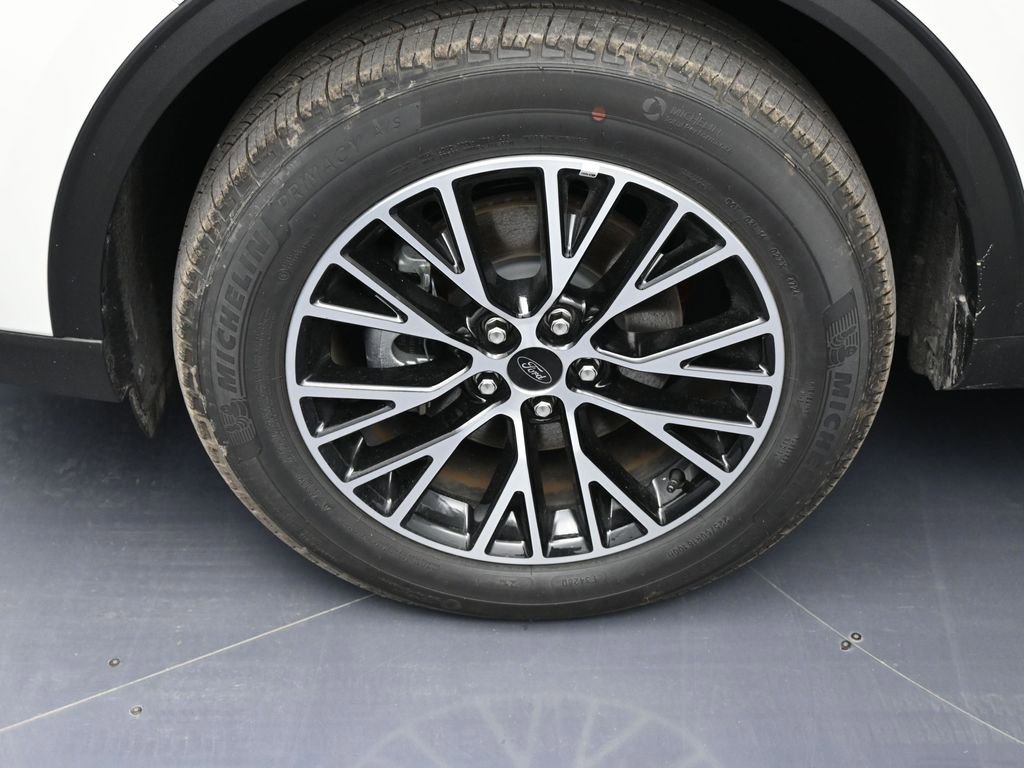 New 2025 Ford Escape SE FWD image 10