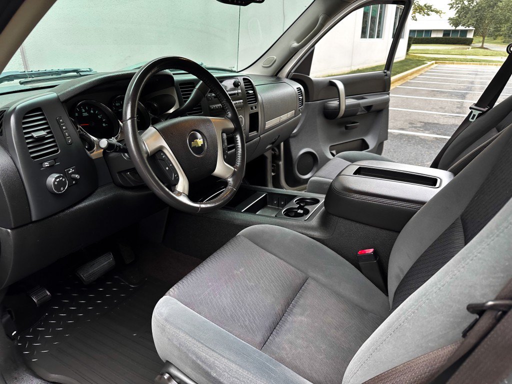 Used 2009 Chevrolet Silverado 1500 LT w/ Power Pack Plus AWD/4WD image 19