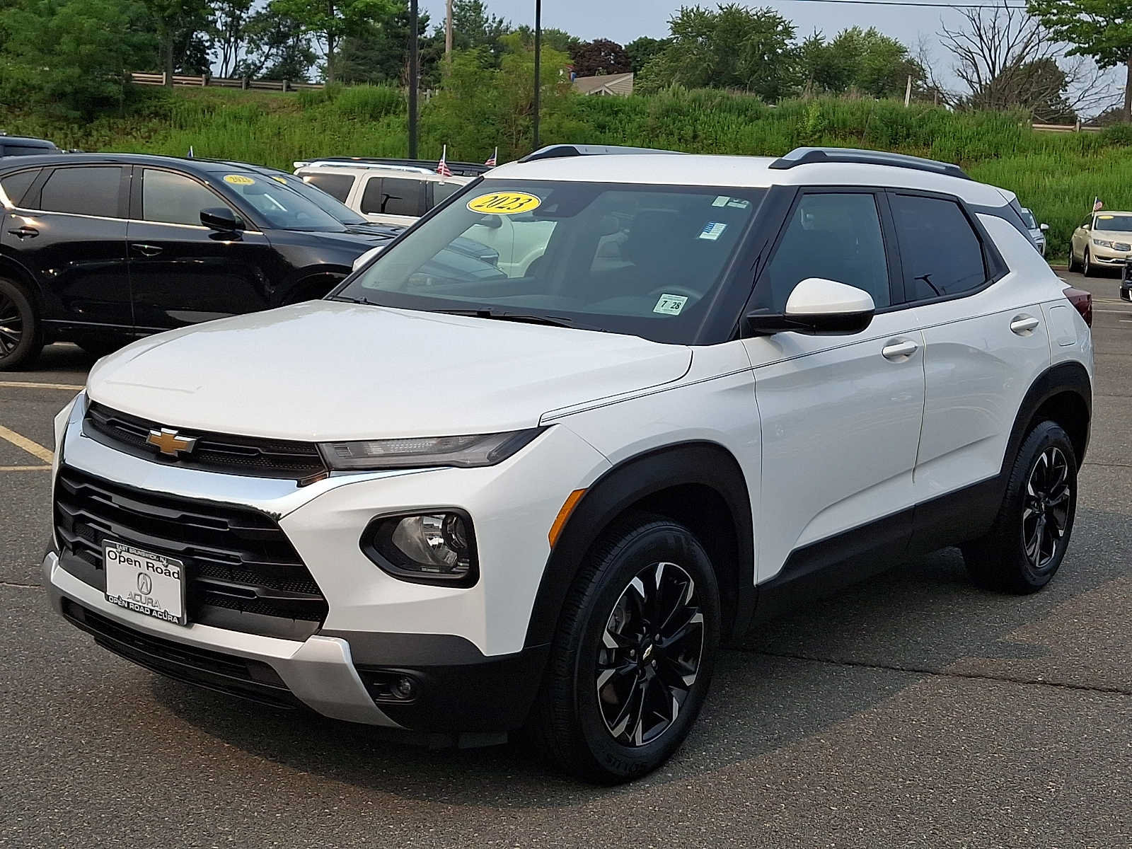 Used 2023 Chevrolet TrailBlazer LT AWD/4WD image 3