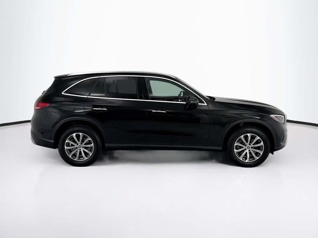 Used 2023 Mercedes-Benz GLC 300 image 4