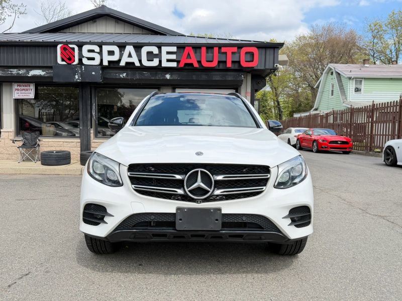 Used 2019 Mercedes-Benz GLC 300 4MATIC image 2
