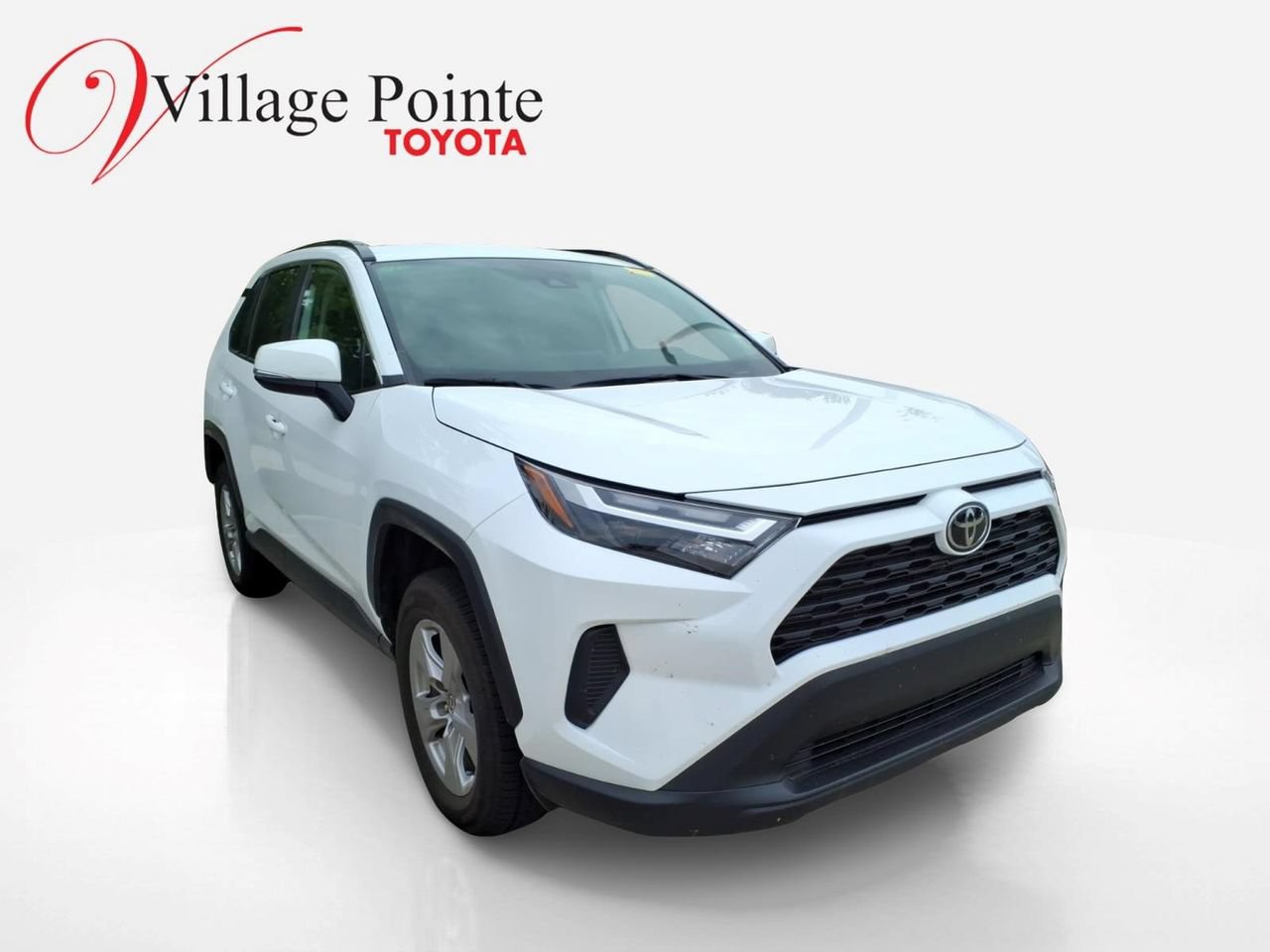 Used 2025 Toyota RAV4 XLE AWD/4WD image 4