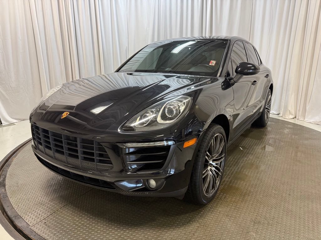 Certified 2017 Porsche Macan AWD/4WD image 29