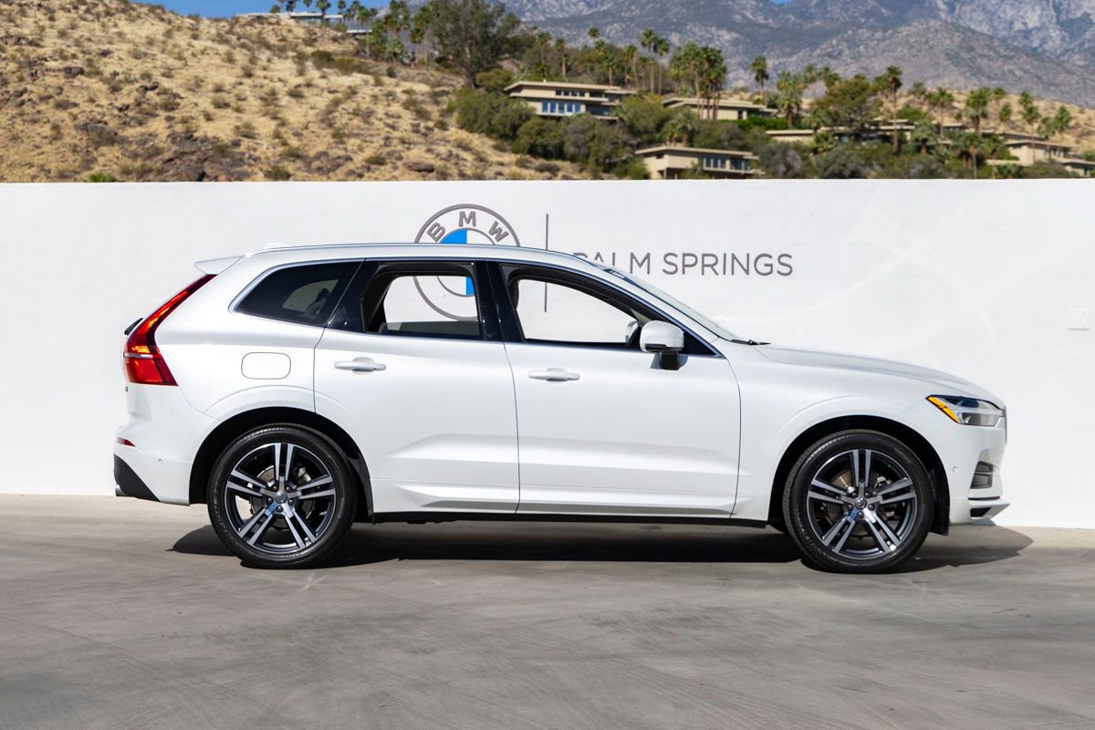 Used 2018 Volvo XC60 T5 Momentum w/ Vision Package image 6