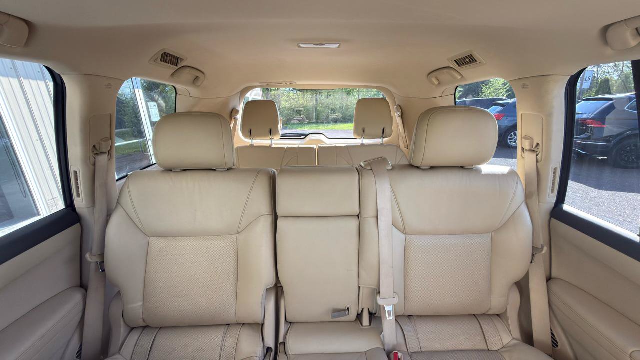 Used 2013 Lexus LX 570 4WD image 31