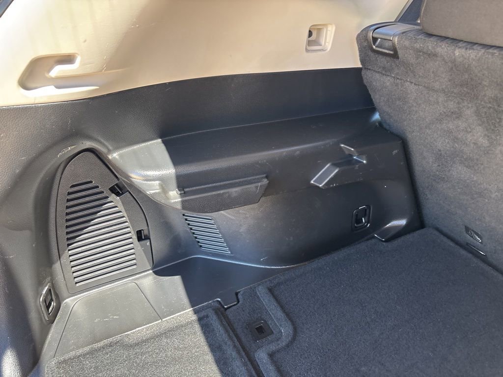 Used 2017 Nissan Rogue SV image 15