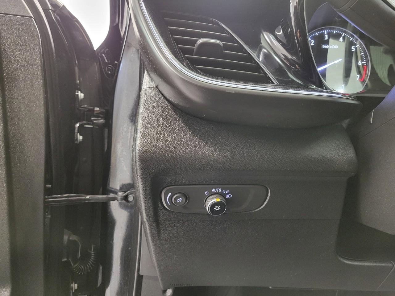 Used 2023 Buick Envision Essence AWD/4WD image 10