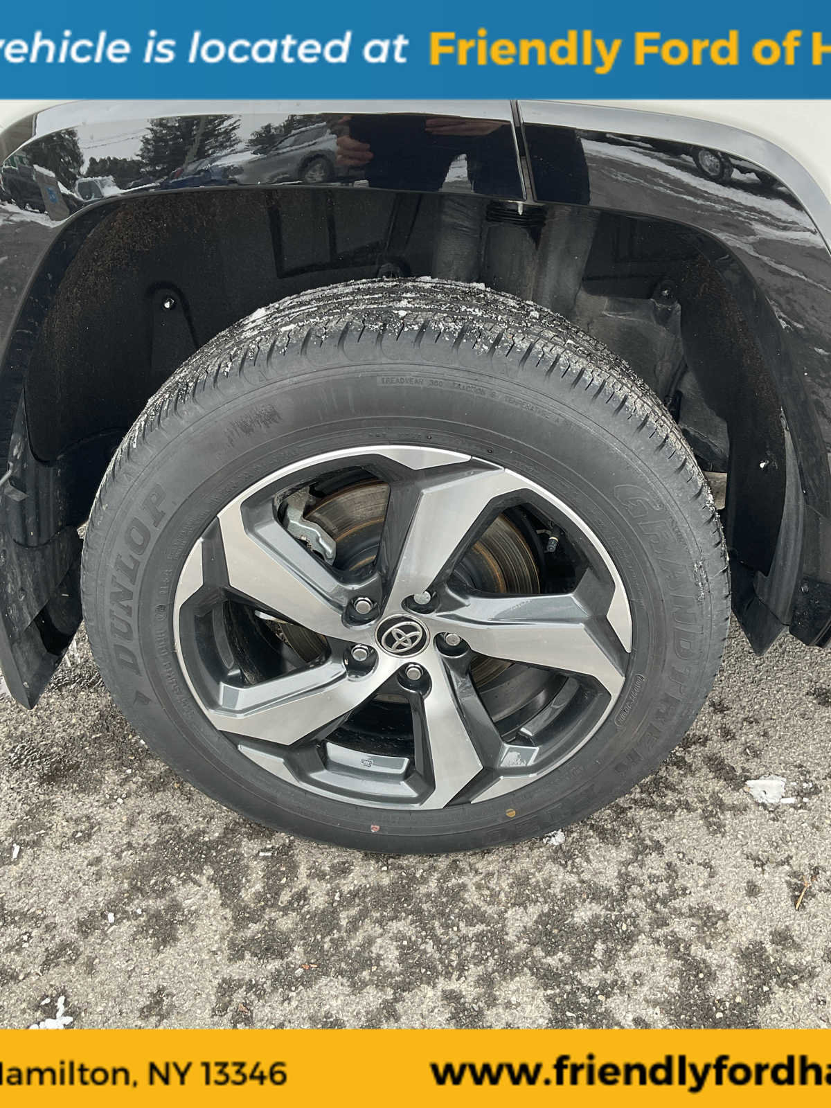 Used 2024 Toyota RAV4 SE w/ Weather & Moonroof Package image 15