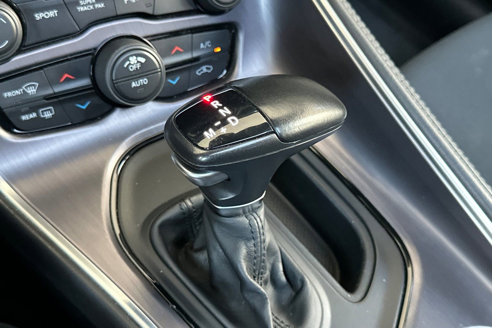 Used 2018 Dodge Challenger R/T RWD image 21