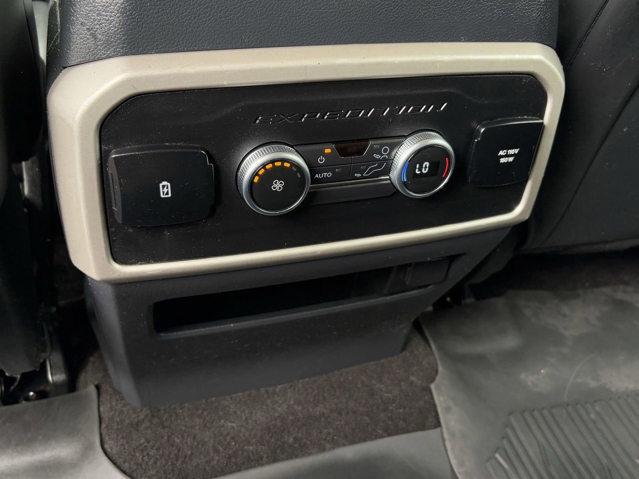 Used 2022 Ford Expedition Max XLT image 23