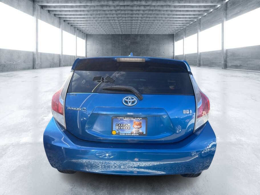 Used 2015 Toyota Prius C Three image 5