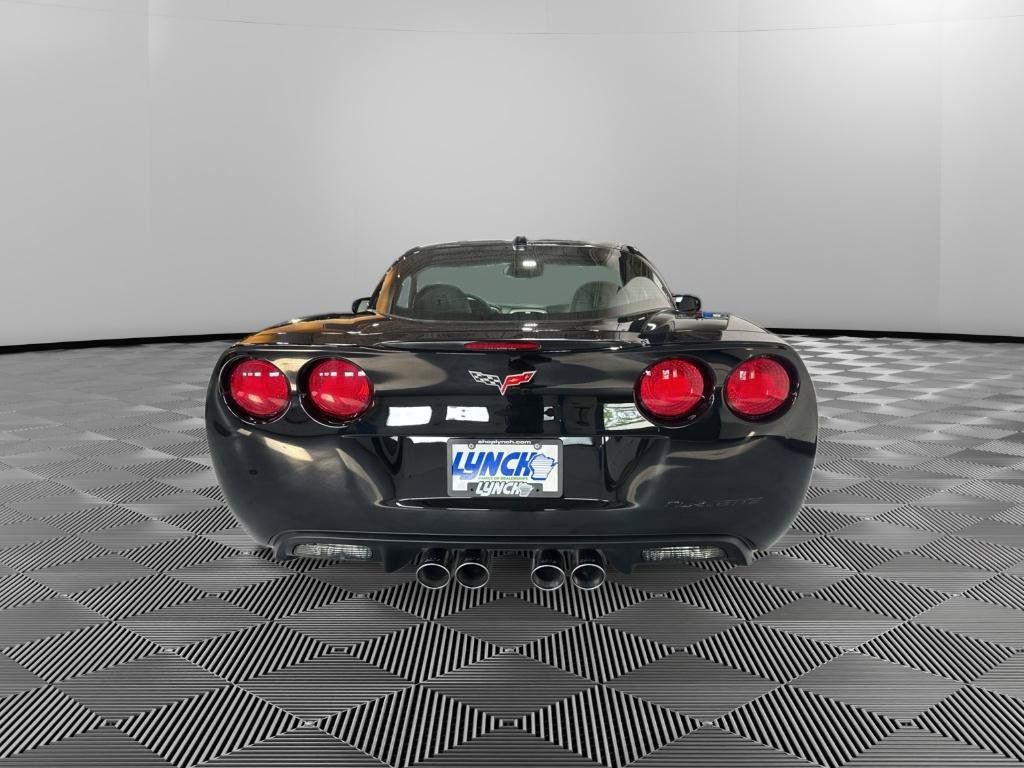 Used 2005 Chevrolet Corvette Coupe w/ Preferred Equipment Group RWD image 4