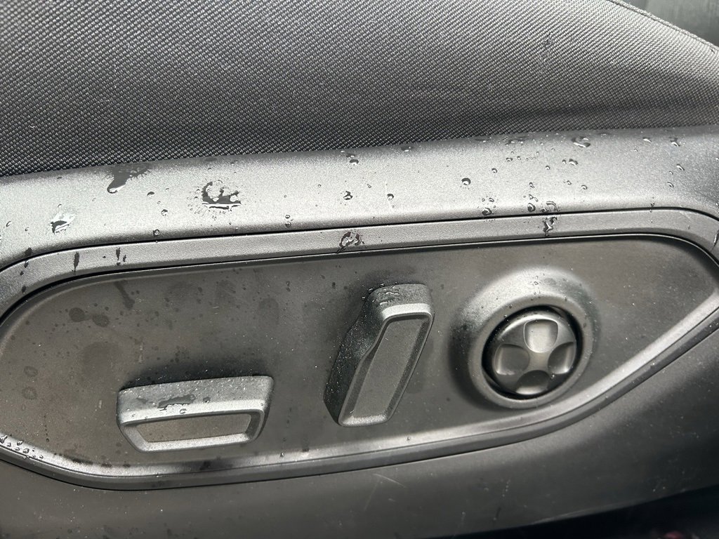 Used 2025 Jeep Grand Cherokee L Laredo w/ Luxury Tech Group I image 12