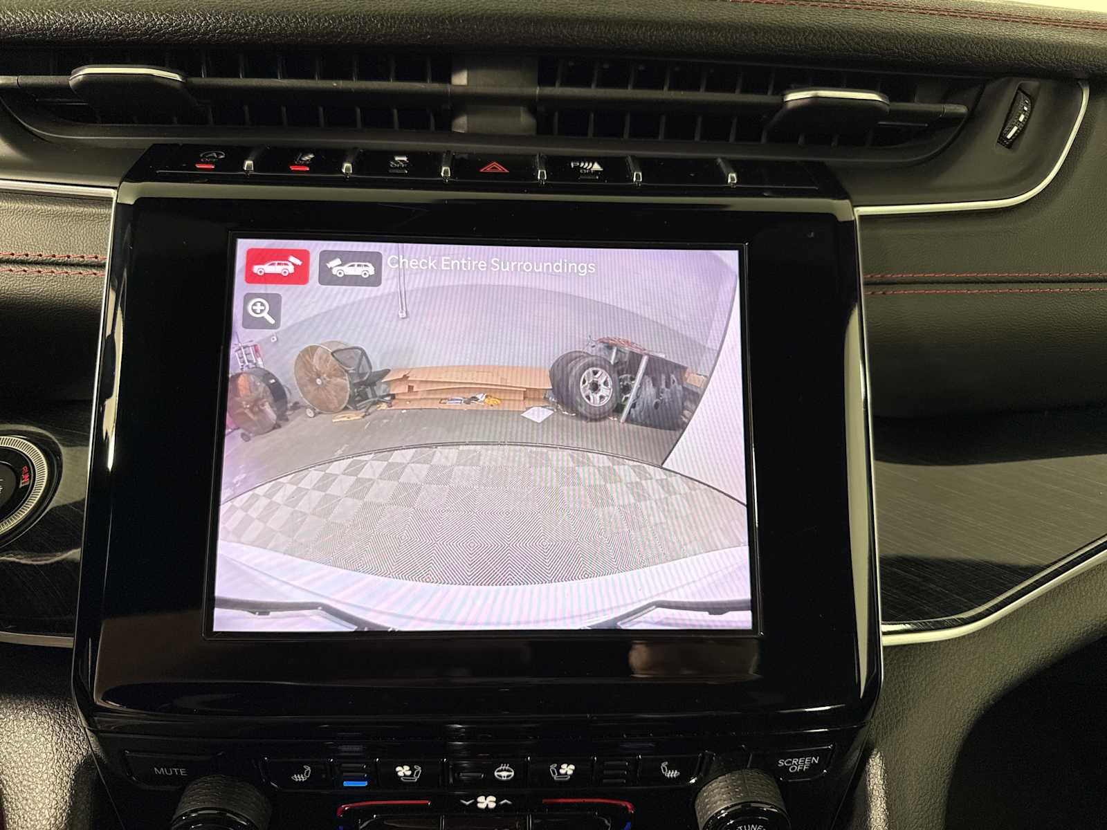 Used 2022 Jeep Grand Cherokee Trailhawk w/ Luxury Tech Group III image 15