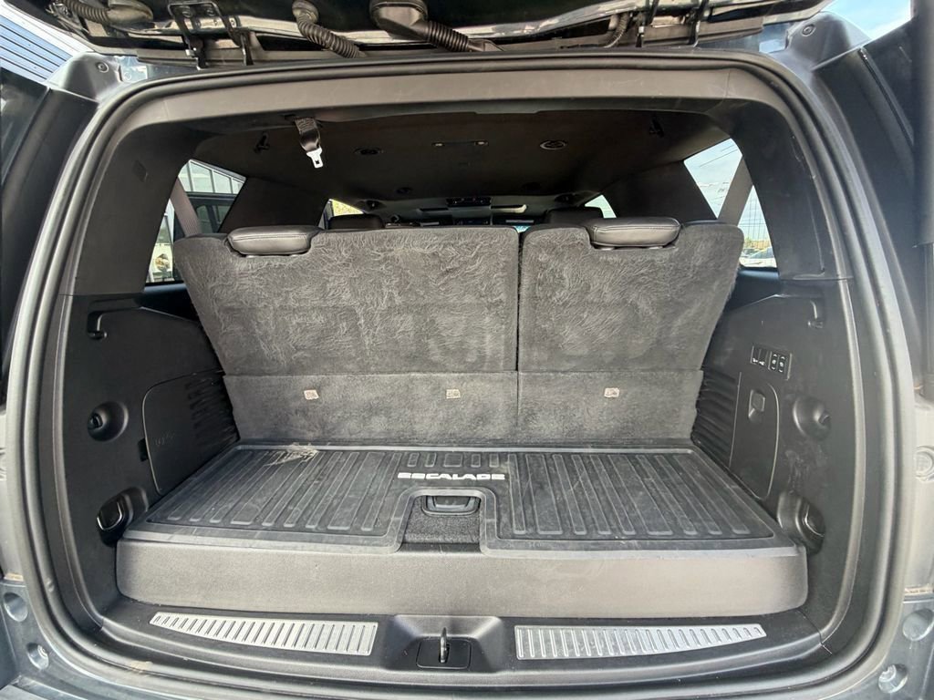 Used 2019 Cadillac Escalade Platinum image 15