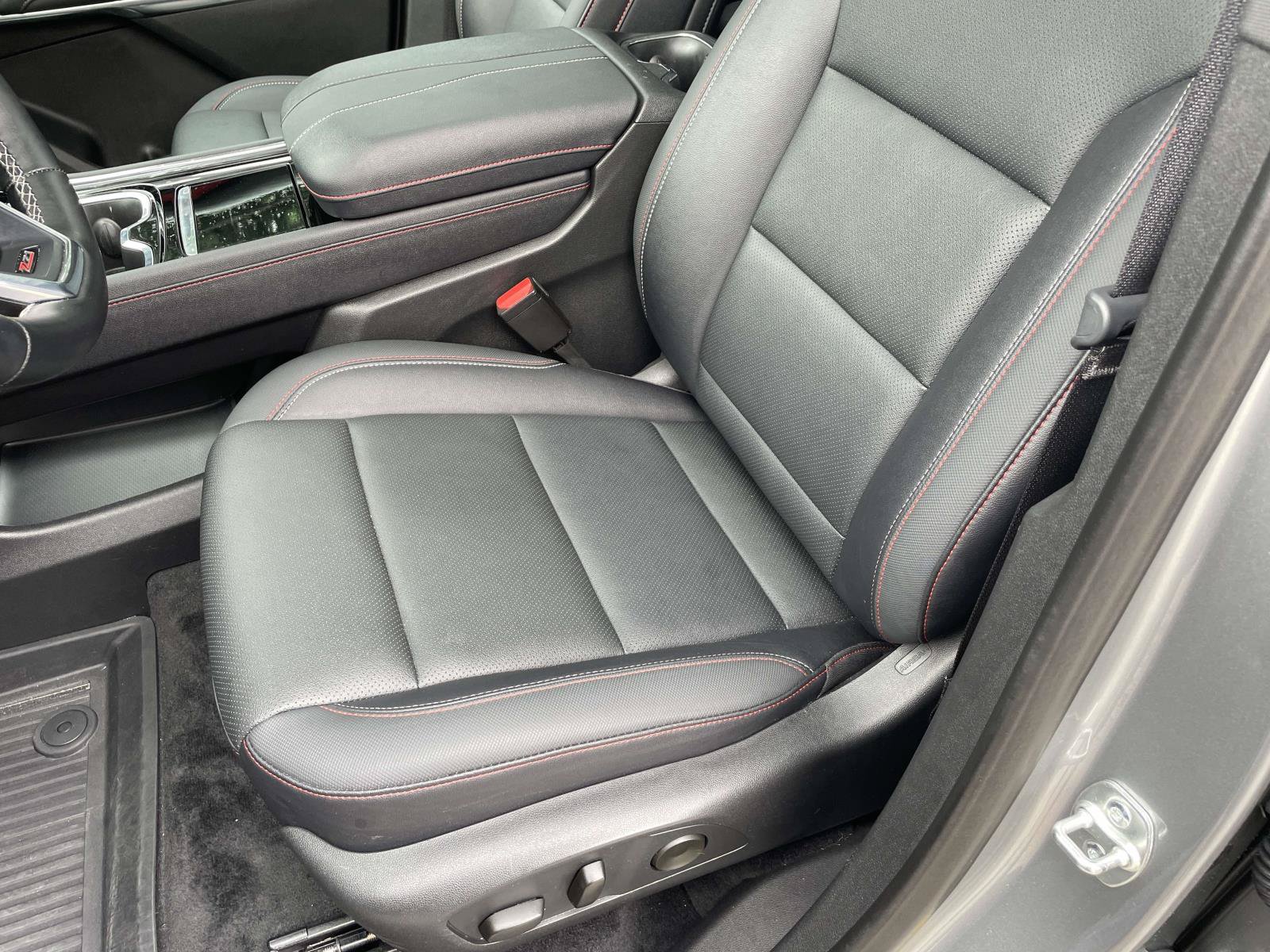 Used 2025 Chevrolet Traverse Z71 w/ Enhanced Driving Package AWD/4WD image 14