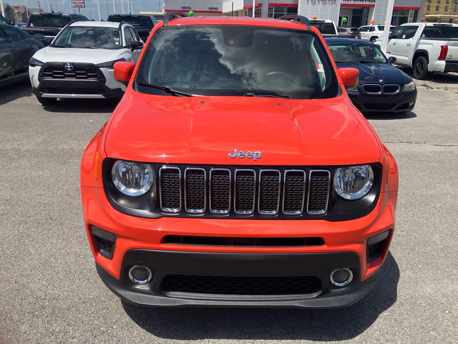 Used 2021 Jeep Renegade Latitude FWD image 2