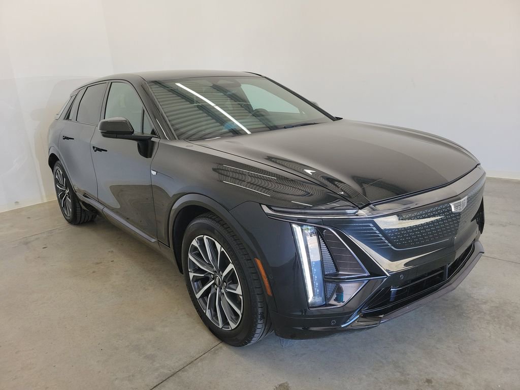 Used 2024 Cadillac Lyriq Sport w/ LPO, Floor Liner Package AWD/4WD image 4