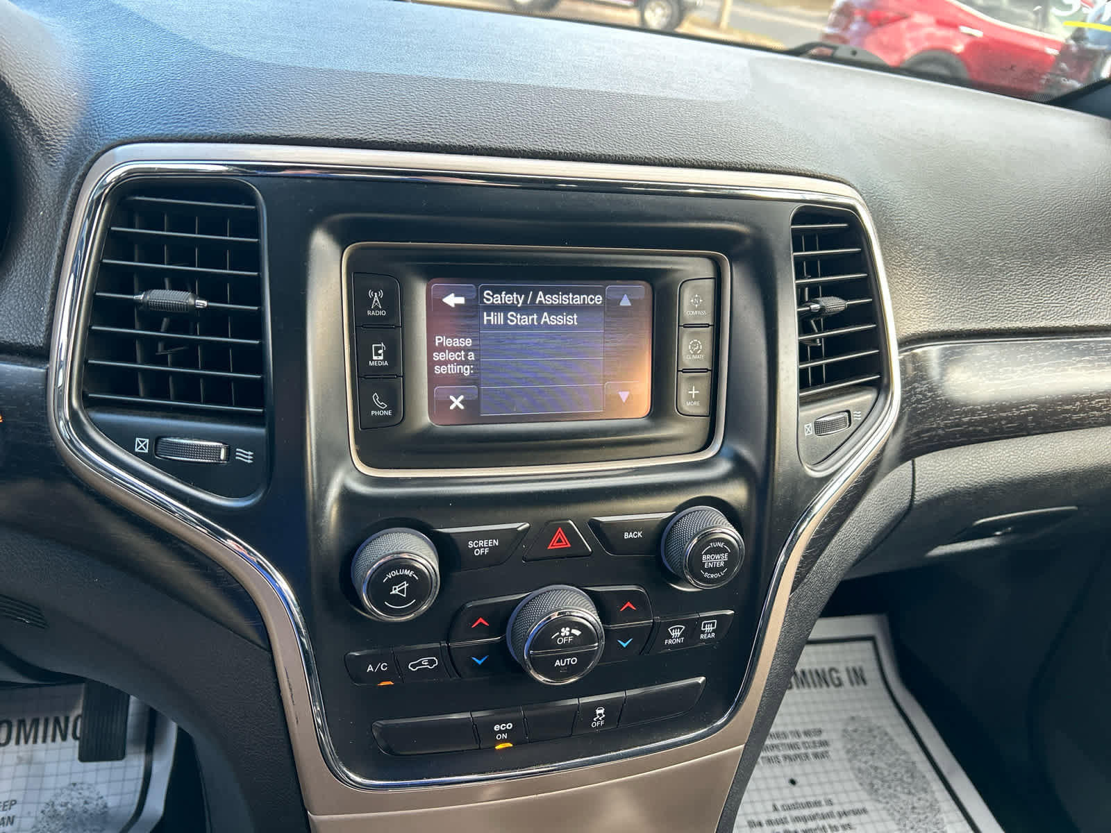 Used 2014 Jeep Grand Cherokee Laredo w/ Quick Order Package 23E AWD/4WD image 26