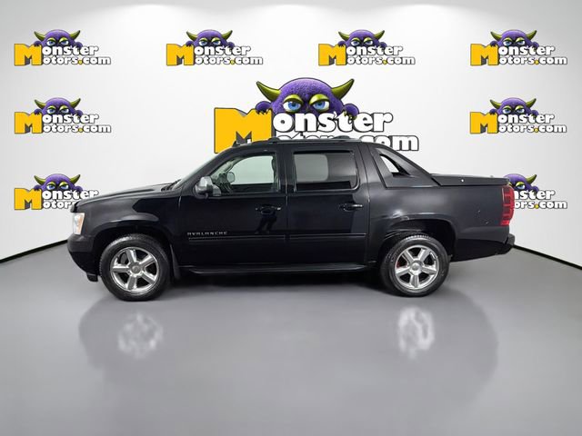 Used 2011 Chevrolet Avalanche LT w/ Luxury Package AWD/4WD image 8