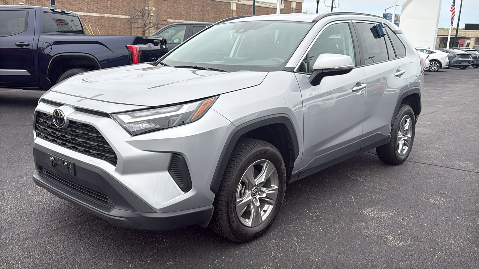 Certified 2025 Toyota RAV4 XLE AWD/4WD image 3
