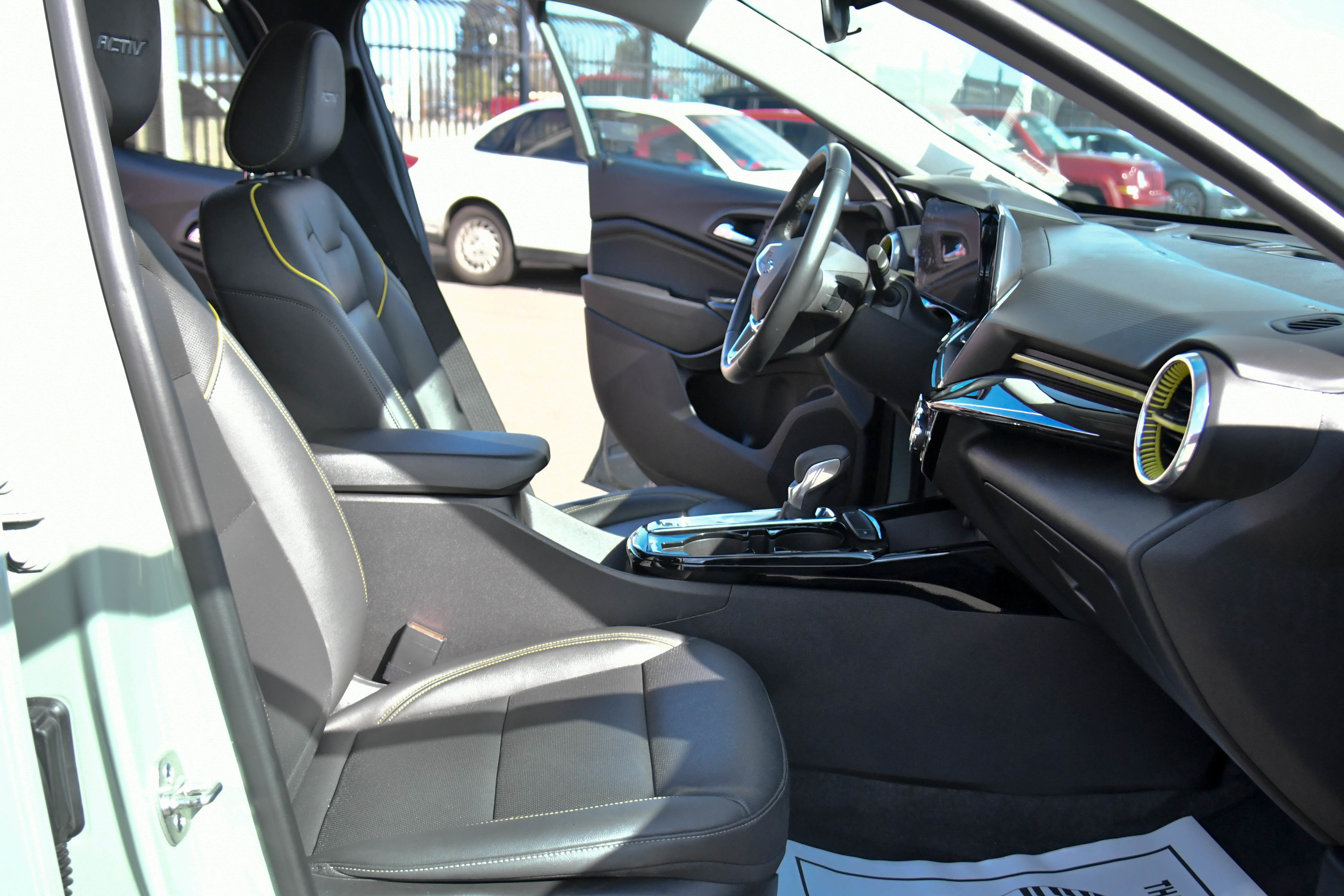 Used 2025 Chevrolet Trax ACTIV w/ Driver Confidence Package image 43