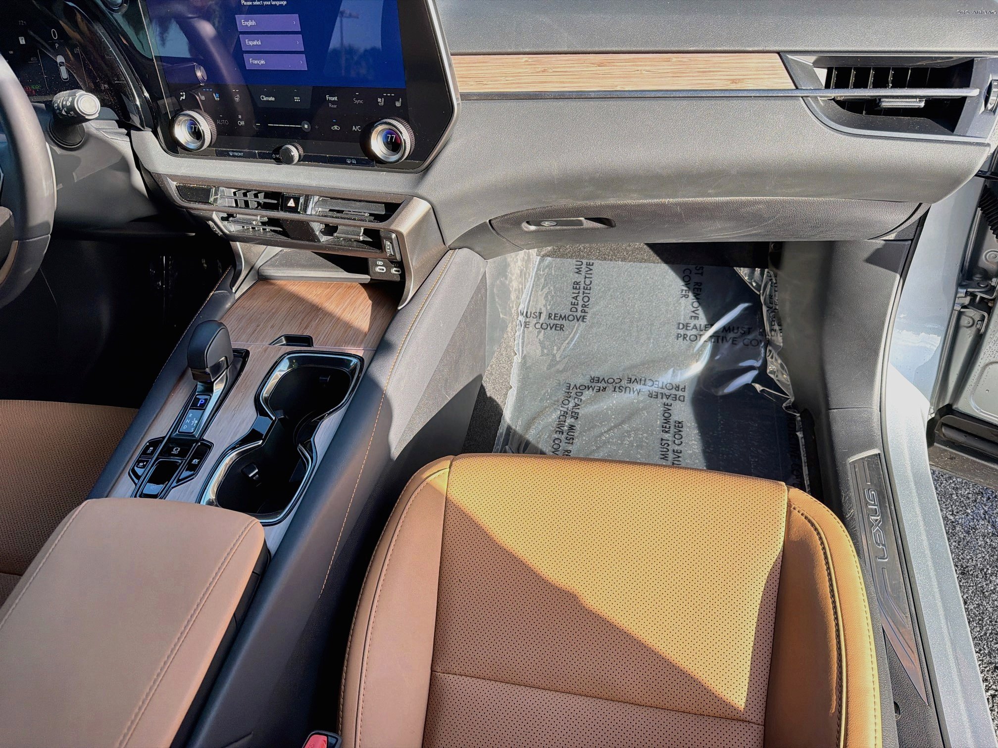 Used 2025 Lexus RX 350h w/ Accessory Package (Z1) AWD/4WD image 18