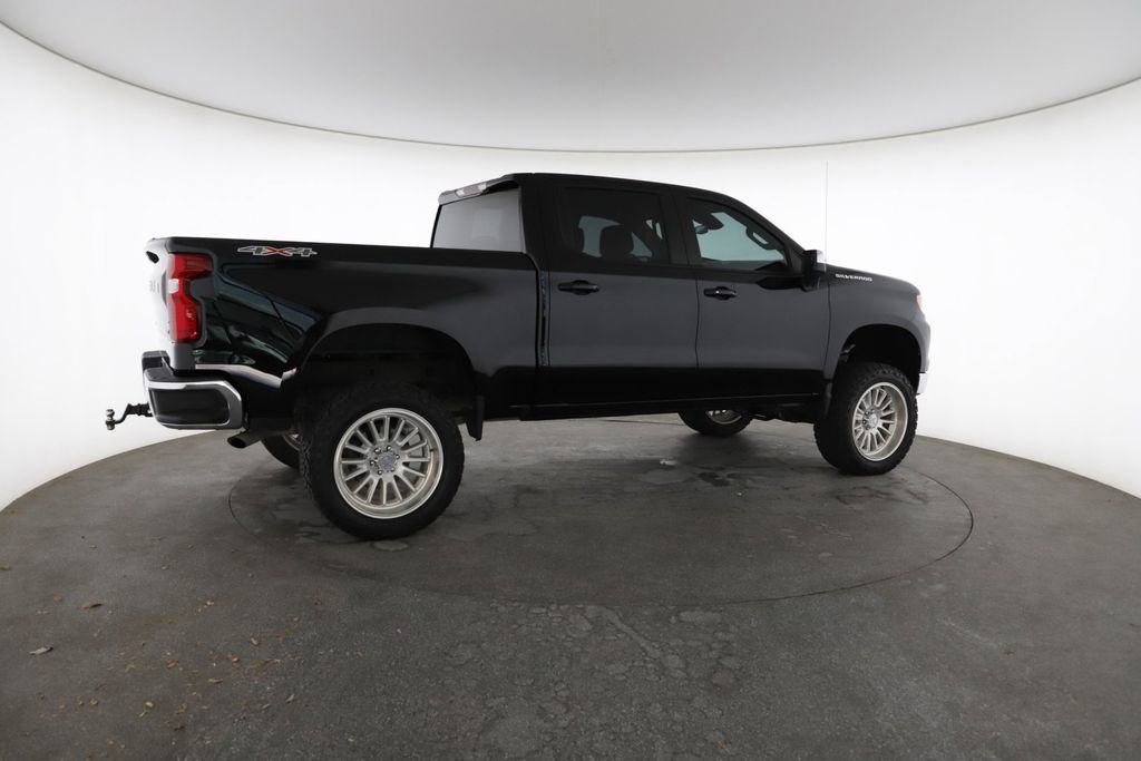 Used 2024 Chevrolet Silverado 1500 LT image 13