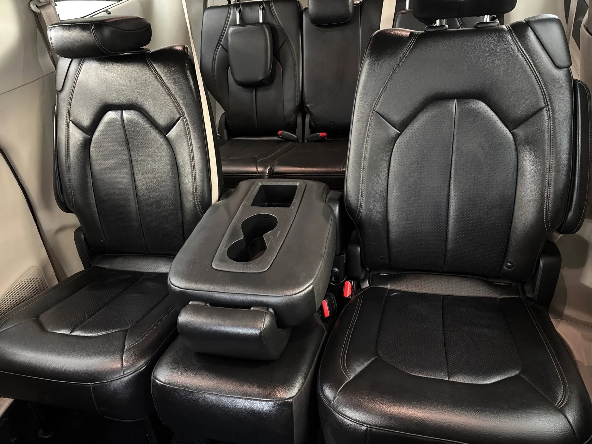 Used 2020 Chrysler Pacifica Touring-L FWD image 45