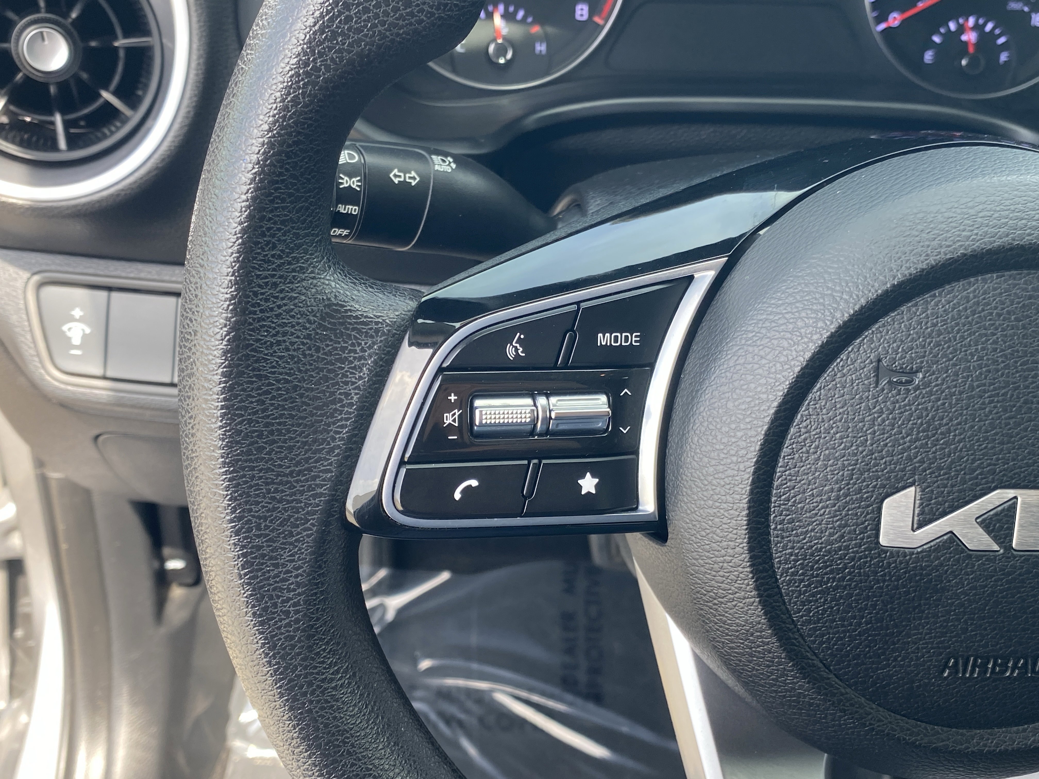 Used 2023 Kia Forte LXS image 24