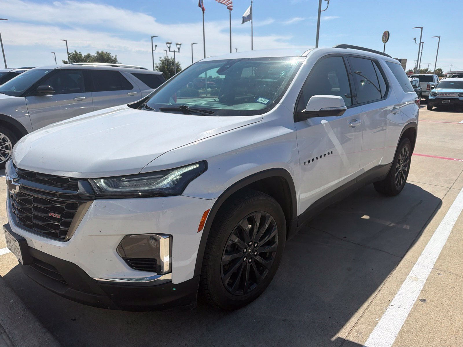 Used 2024 Chevrolet Traverse RS FWD image 2