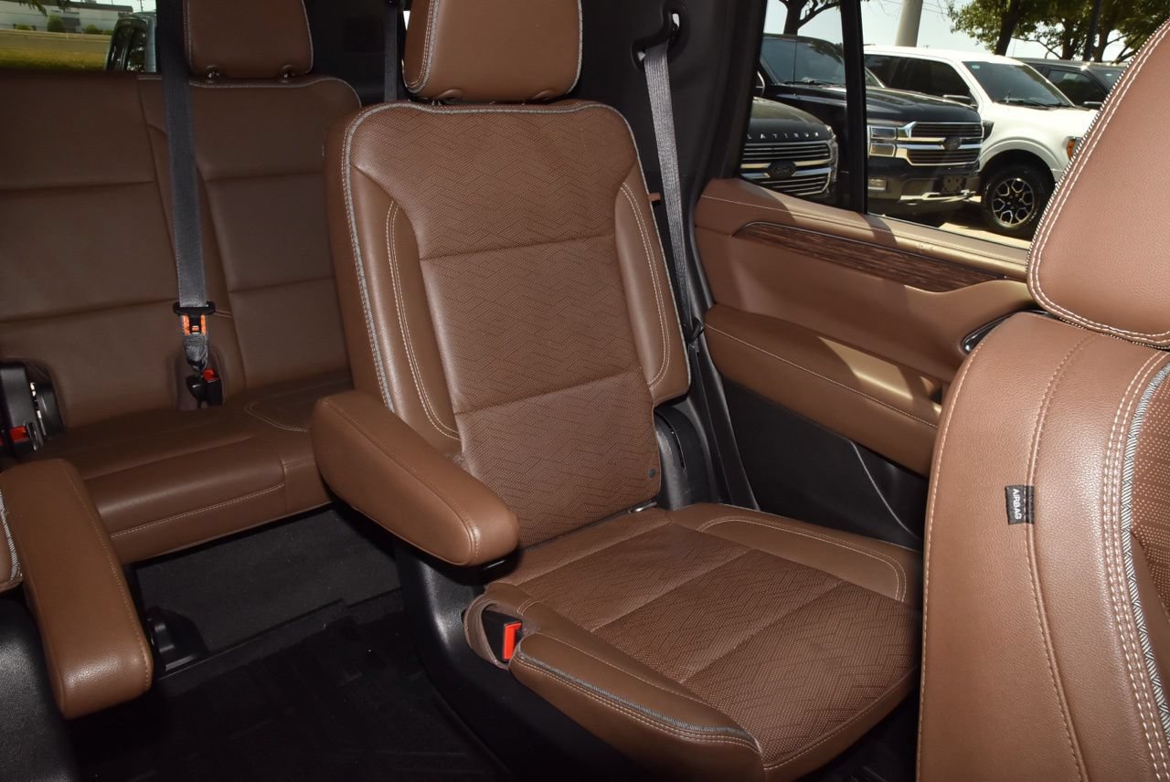 Used 2021 Chevrolet Tahoe High Country w/ Premium Package RWD image 22