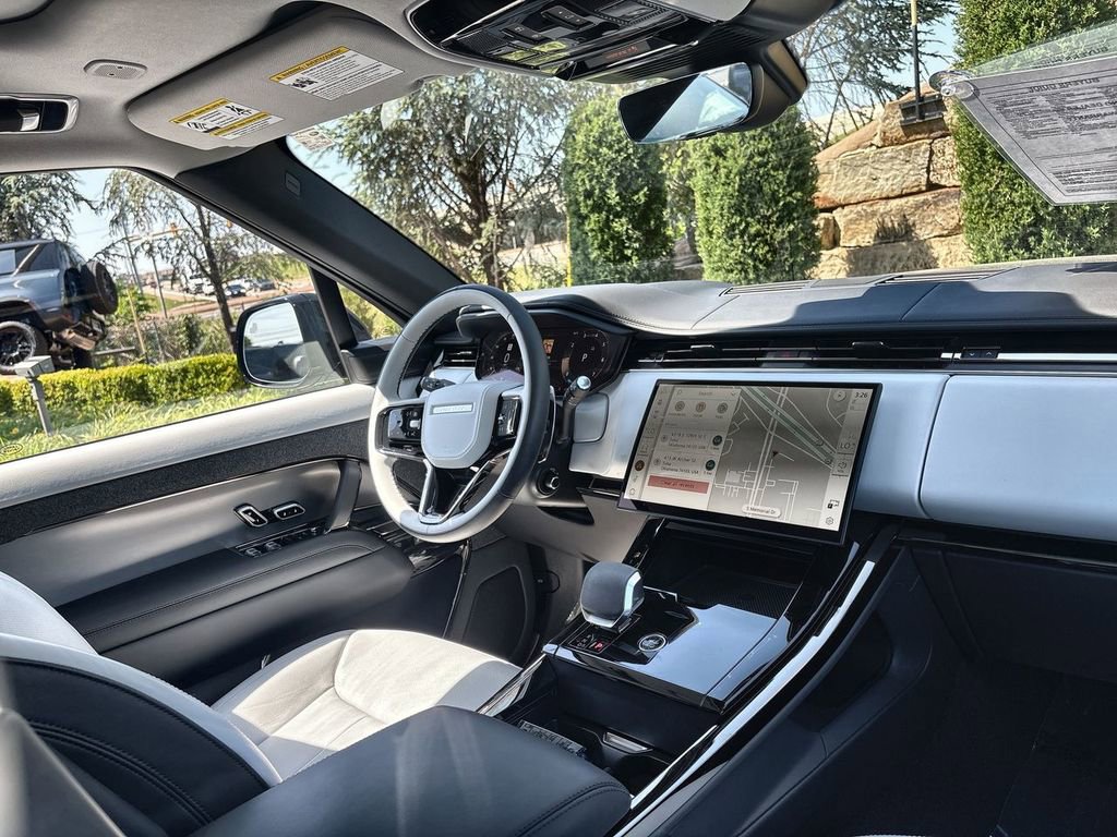 Certified 2025 Land Rover Range Rover Sport Dynamic SE AWD/4WD image 14