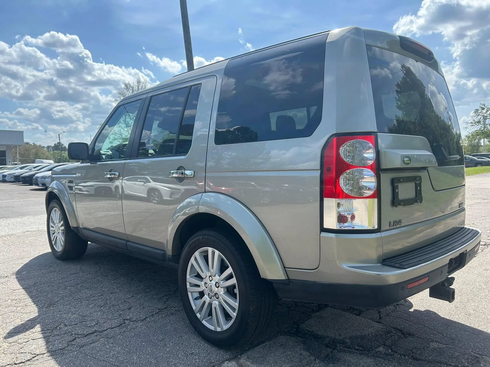 Used 2010 Land Rover LR4 HSE LUX AWD/4WD image 4