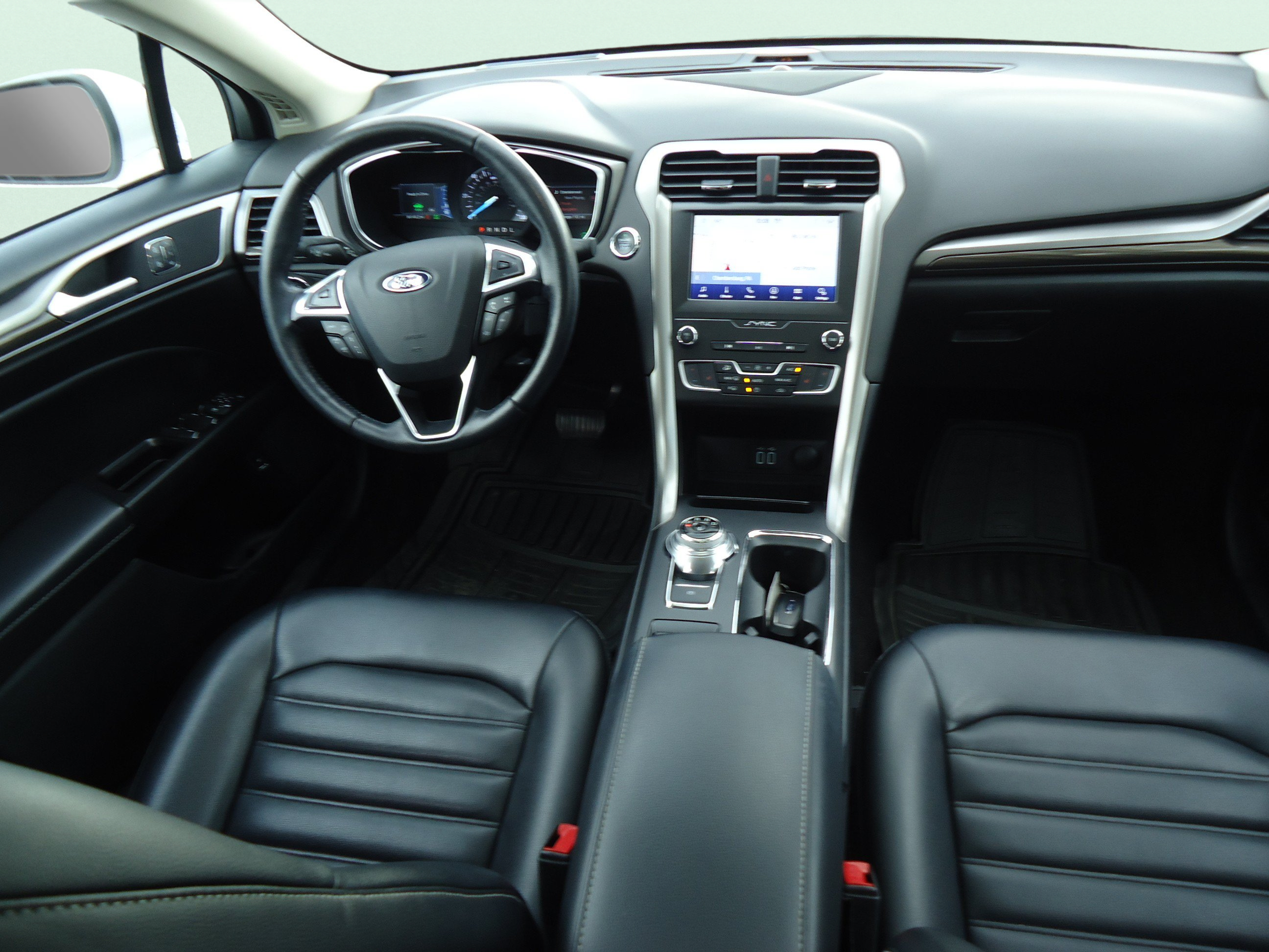 Used 2020 Ford Fusion SEL FWD image 17