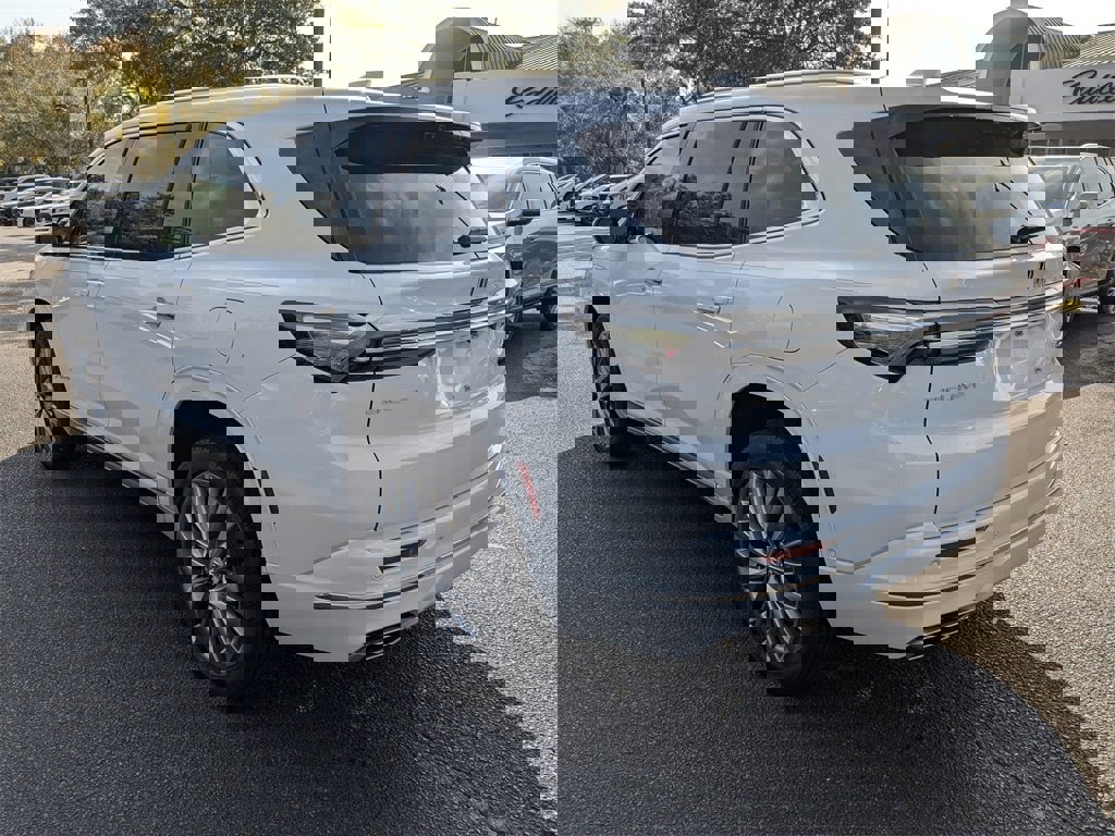 New 2026 Buick Enclave Avenir image 6